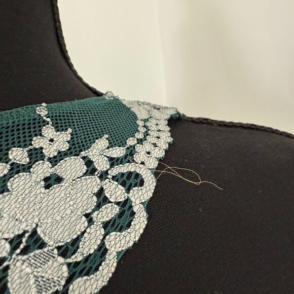 Life is Good Bralette Women's Medium Green Lace Unpadded Floral Forest Fairy - Picture 7 of 8